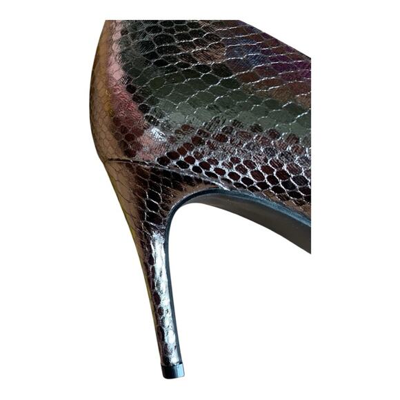 Torrid size 8.5 pewter silver pointed toe pumps silver heels snakeskin texture - Picture 11 of 12